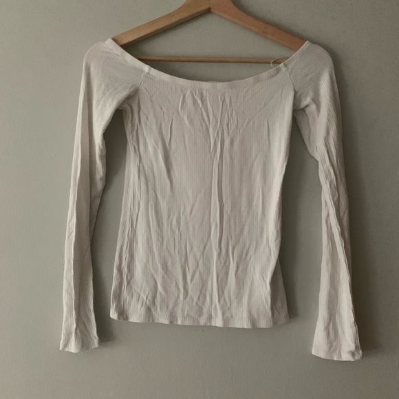 Hollister Off the shoulder long sleeve top - Picture 2 of 2